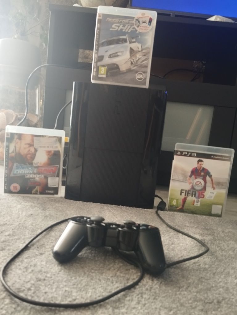 Ps3 super slim+ 3jogos+ comando usado