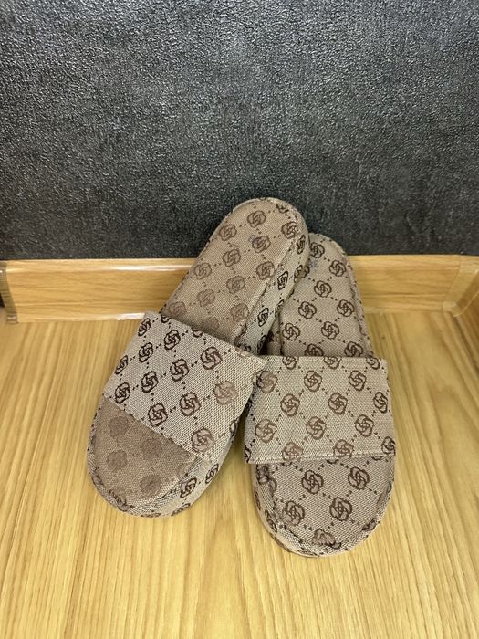 Жіночі шльопанці а-ля Gucci розмір 38