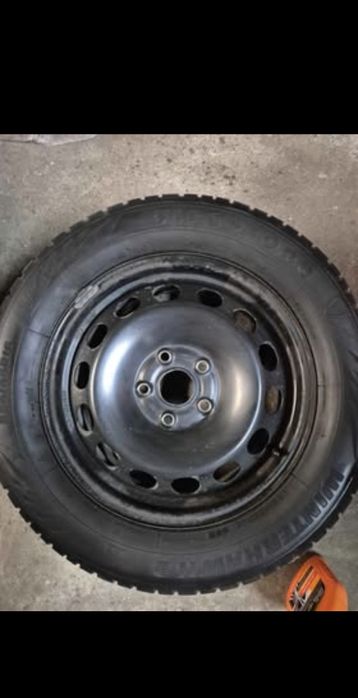komplet opon zimowych  225/55/16 felgi stalowe oryginalne VW Audi