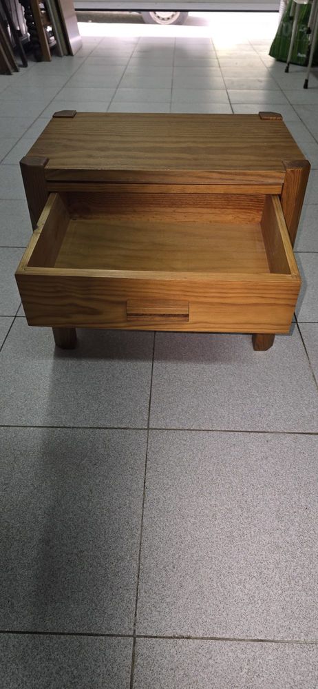 Mesa de cabeceira