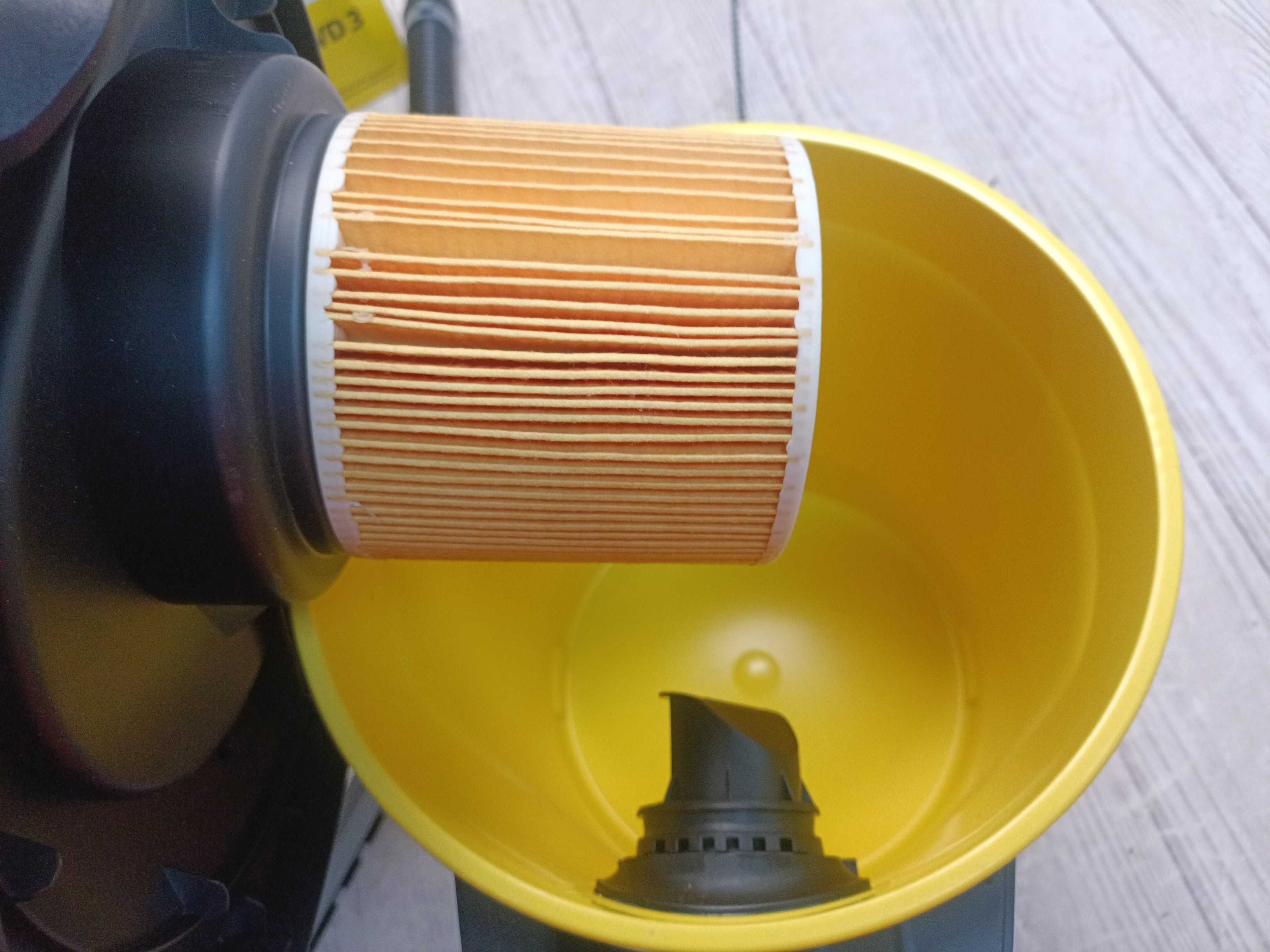 Karcher WD 3 P будівельний пилосос з розеткою, 1000Вт, 19л.