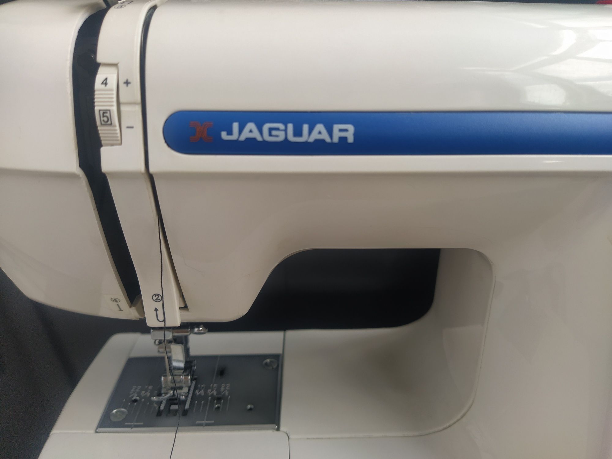 Швейна машинка JAGUAR XR-14