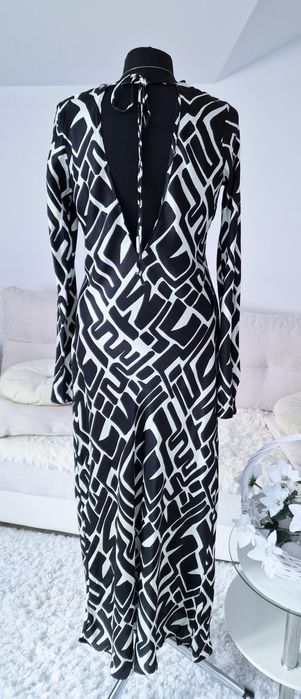 Satynowa sukienka,maxi"River Island ".