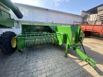 прес підбирач John Deere 332