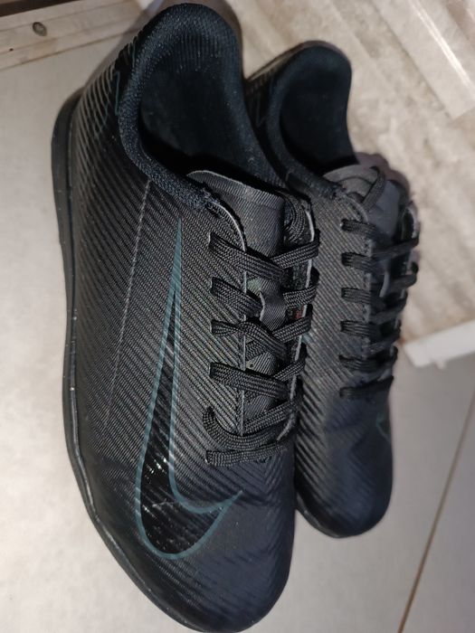 Футбольні бутси, сороконіжки  Nike 36,5 р