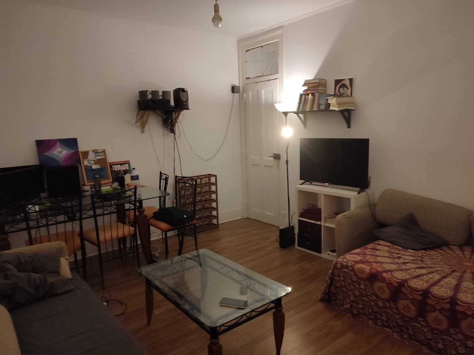 Magnífico quarto para arrendar na Rua Actor Vale
