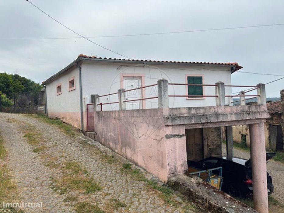 Moradia T4 para venda