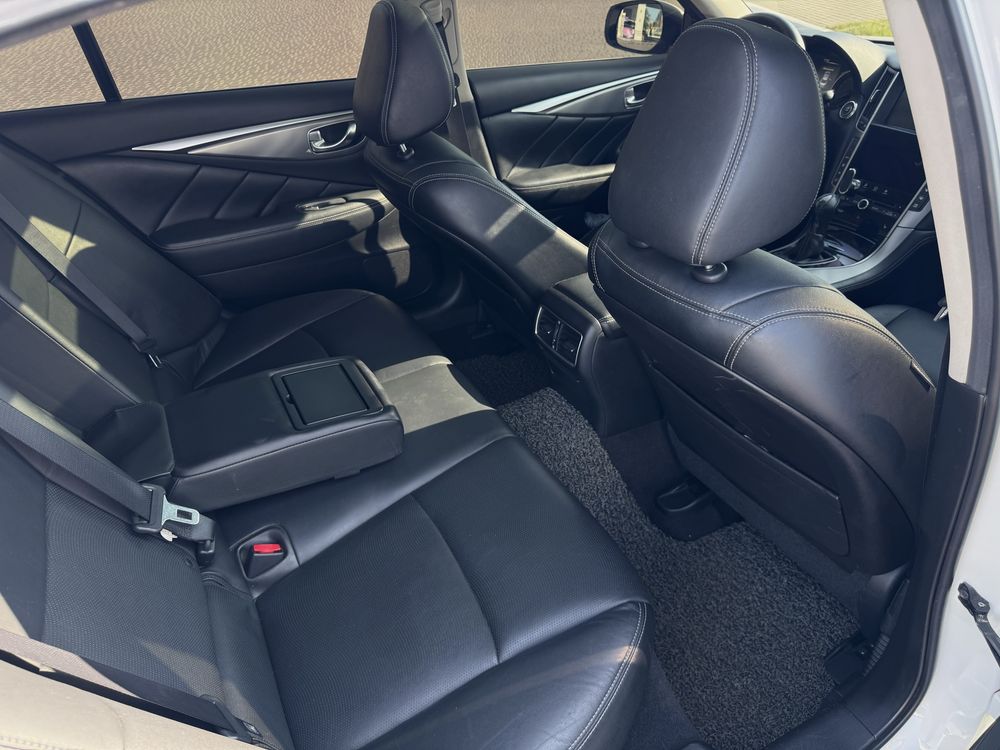 Продам Infiniti Q50 2.2 дизель 2015 год