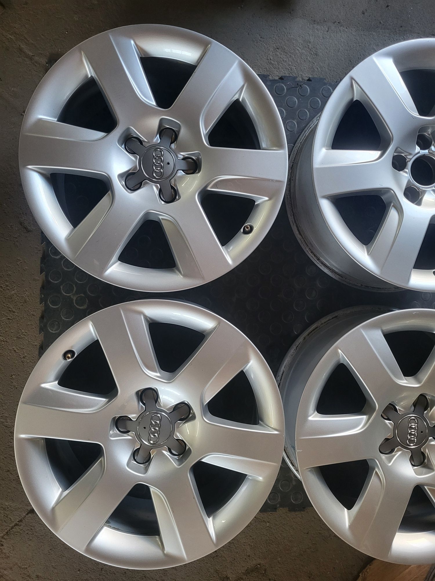 Felgi Aluminiowe 5x112 7,5Jx17 ET26 Audi A8 A6