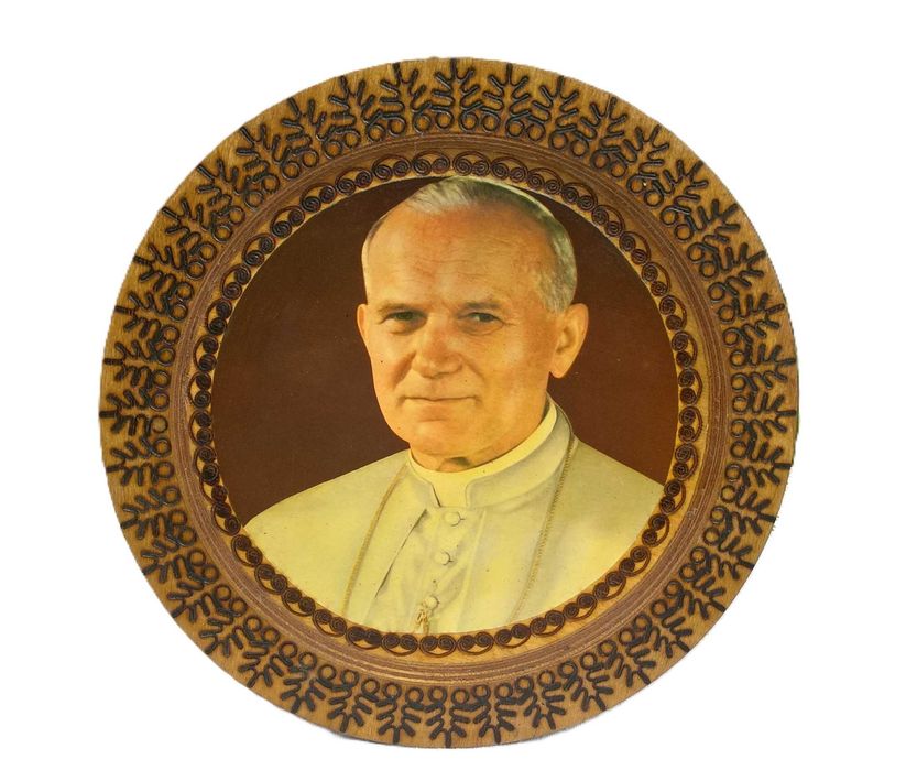 Talerz drewniany z Papieżem technika pirografia PRL