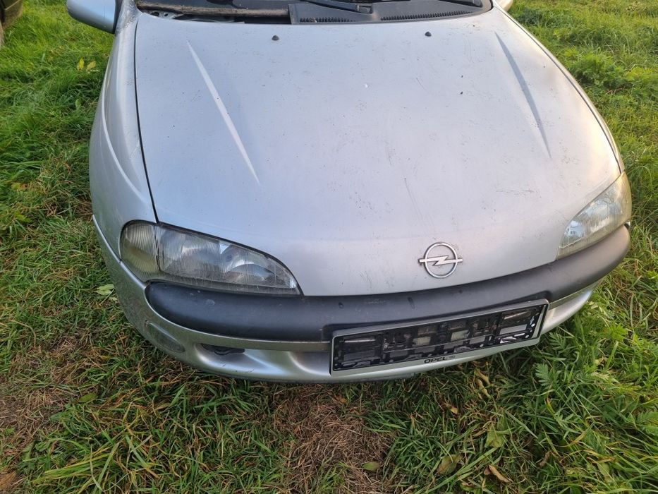 Opel Tigra maska klapa 99rok