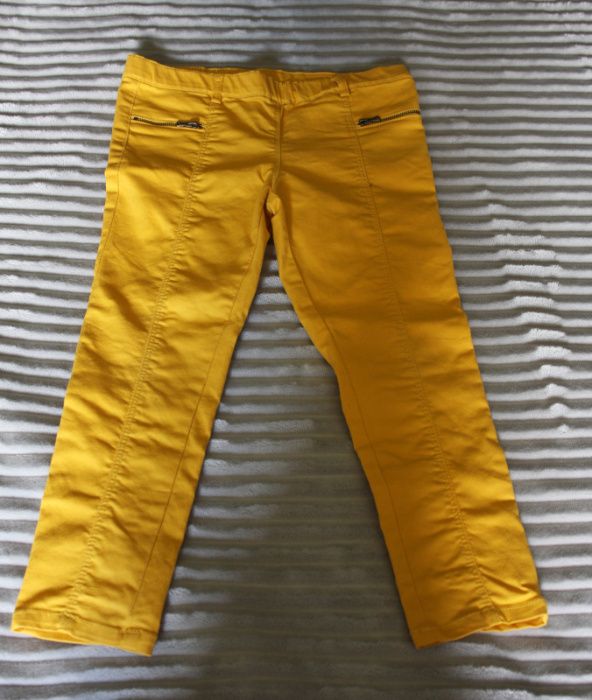 Zestaw: długie spodnie (x2) + leginsy dziewczęce r. 120/122