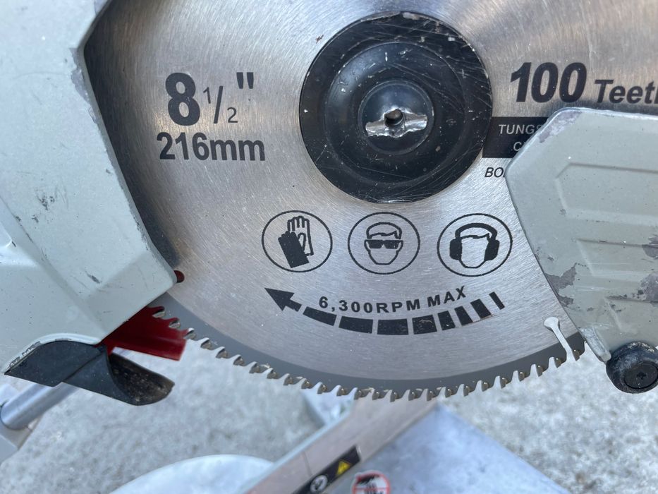 Milwaukee M18 SMS216/пила торцювальна акумуляторна мілвоке 18в