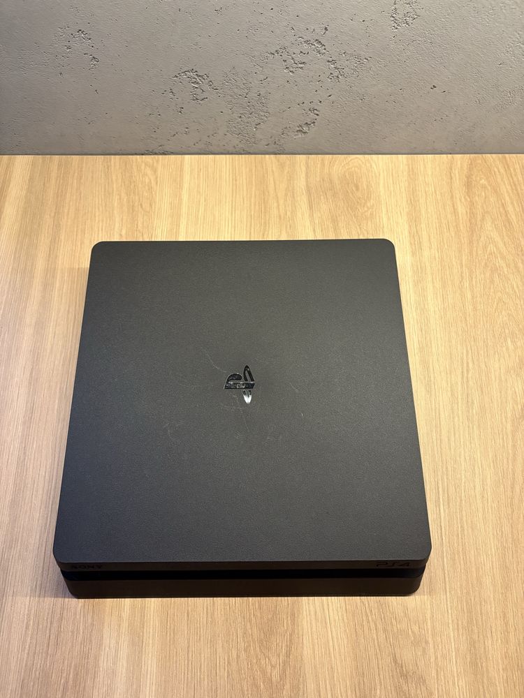 Konsola ps4+dualshock 4 (pad)