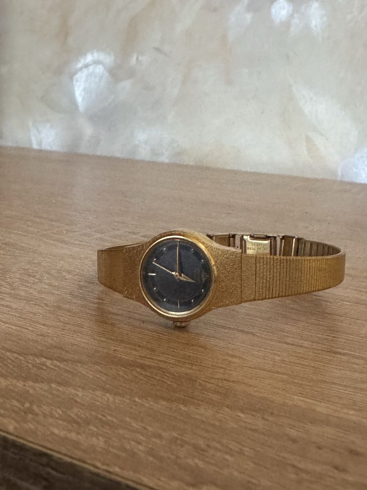 Японские кварцевые часы Seiko