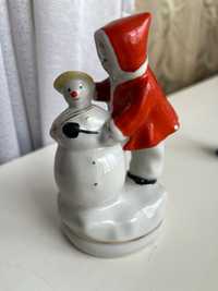 Фигурка фігурка фарфор девочка и снеговик