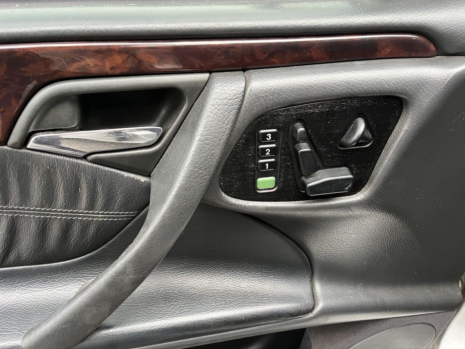 Мерседес Е320 w210