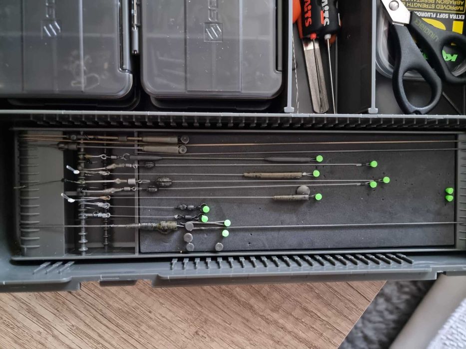 Organizer wędkarski SONIK LOCKBOX LARGE KORDA FOX AVID + Zestaw