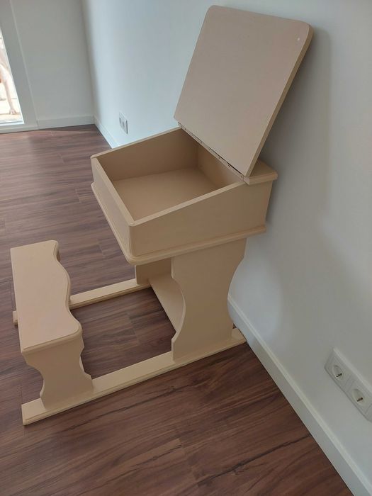 Secretária inflantil de madeira