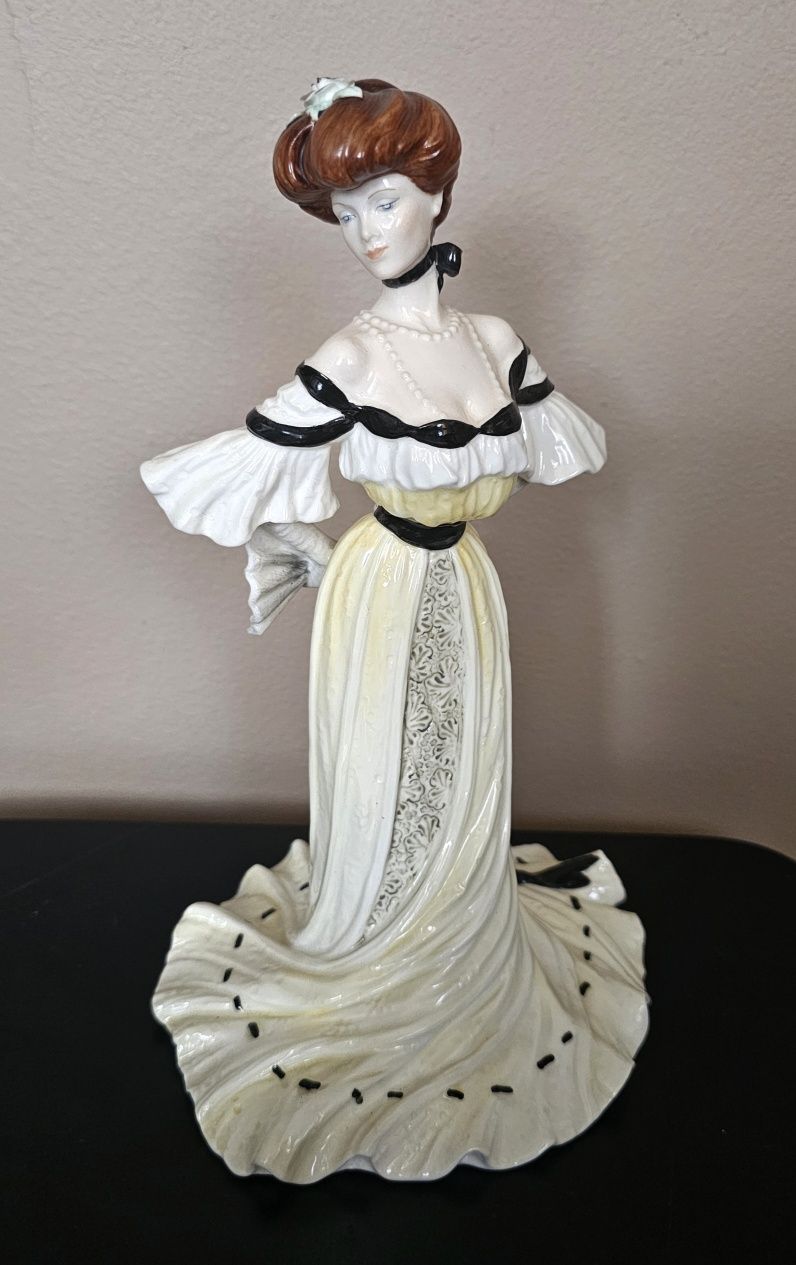 Porcelanowa figurka Coalport "Alexandra At The Ball"