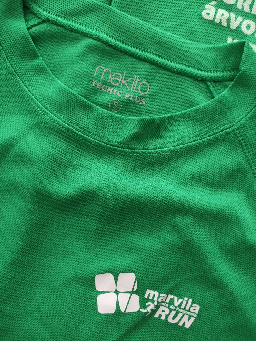 T-shirt de Corrida Verdes - Tamanho S e M - Novas

Cada uma 3 euros.