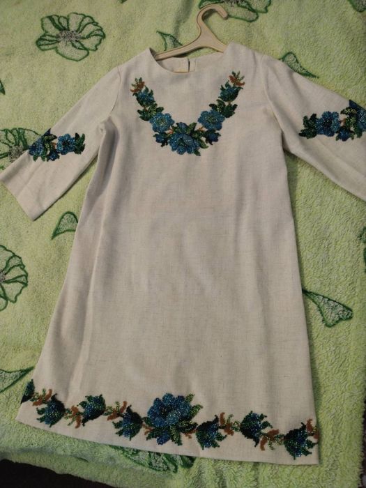 Сукня дитяча вишиванка льон , бісер, 6-7 років як нова