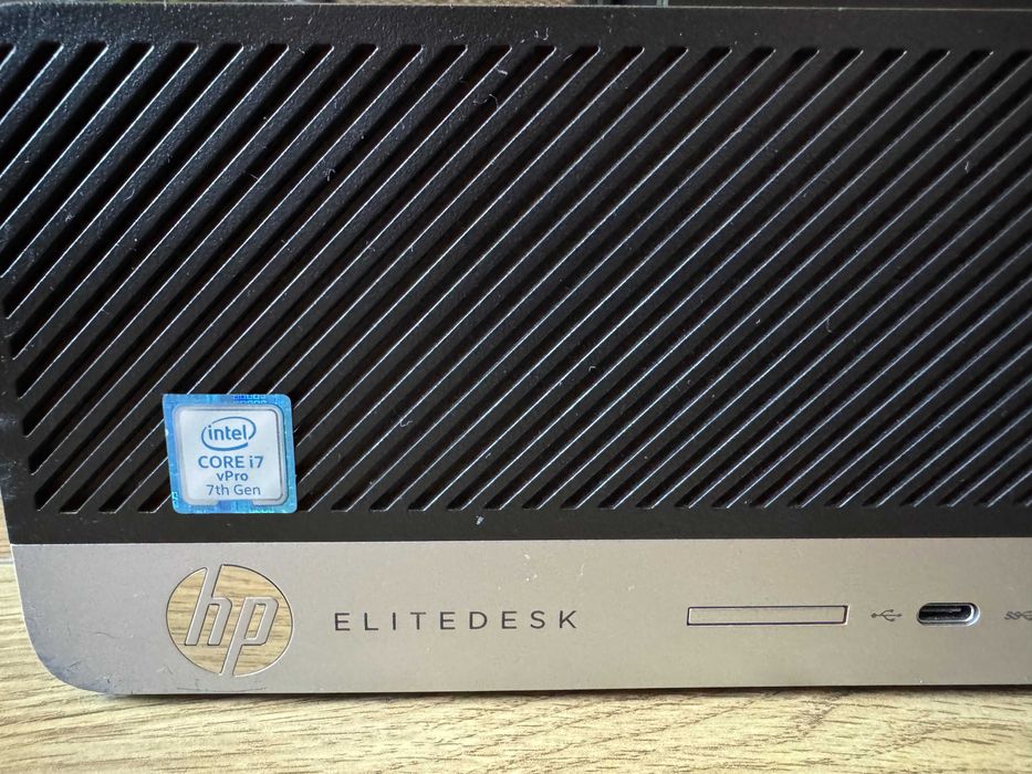 HP EliteDesk 800 G3 SFF - i7-7700 / 8GB RAM / 256GB SSD / Win10