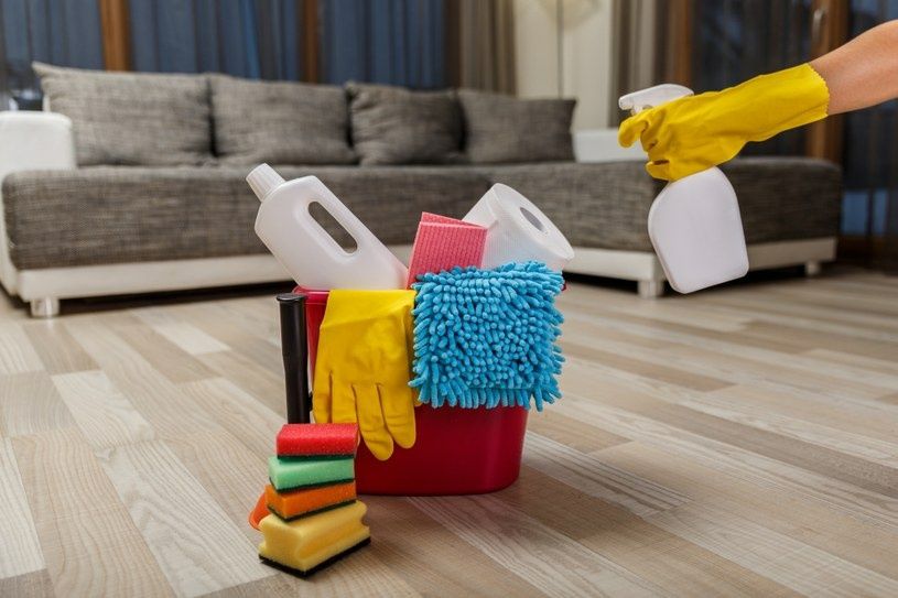 Sprzątanie domów/Mieszkań