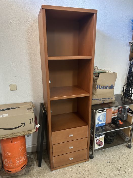 Estante madeira c/ gavetas e prateleiras