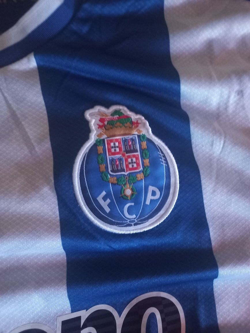 Vendo camisola FC Porto nova ainda com etiqueta