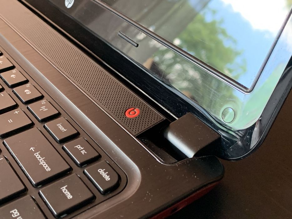 HP Envy 4-1010ew i3-2367M/4GB/320+32/7HP64