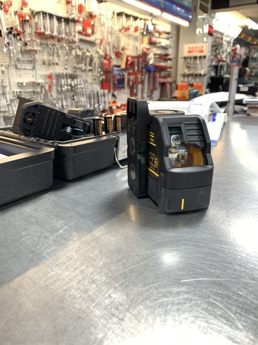 Nivel Laser Luz Verde Cruzado DeWalt DW088CG