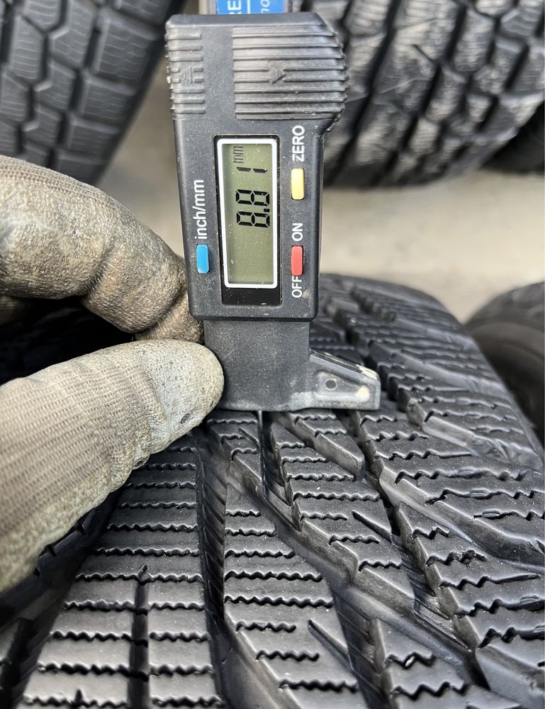Шини Nokian Hakapelitta R 2 R 16 215 60