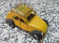 Carro de coleção em chapa
