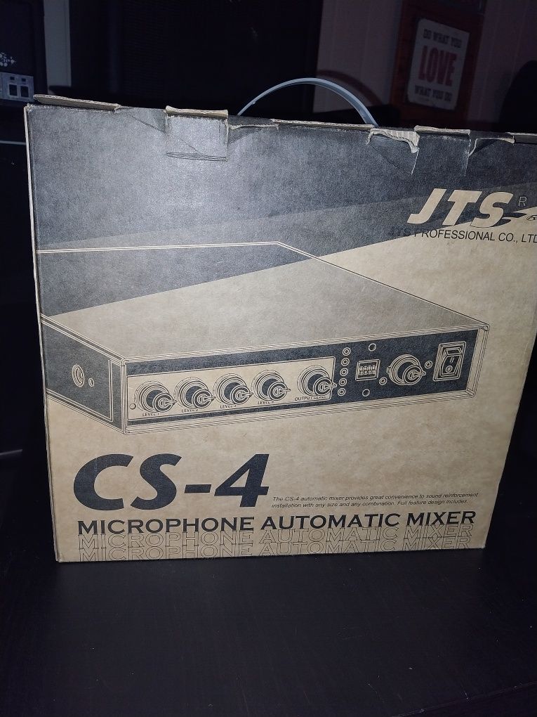 JTS CS-4 Automatic Microfone Mixer 4 inputs