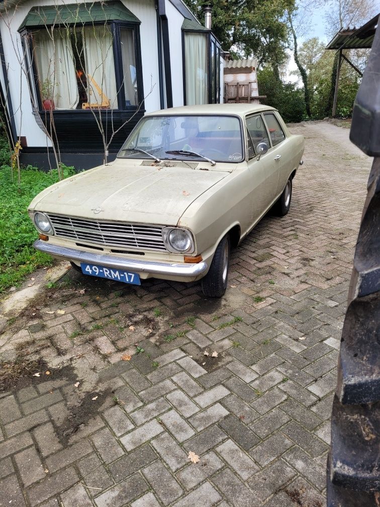 Opel kadet karoseria jak dzwon zdrowa 1971 rocznik  na chodzie