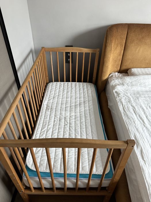 Дерев’яне дитяче ліжечко, ліжко для немовлят+ матрас і наматрасник