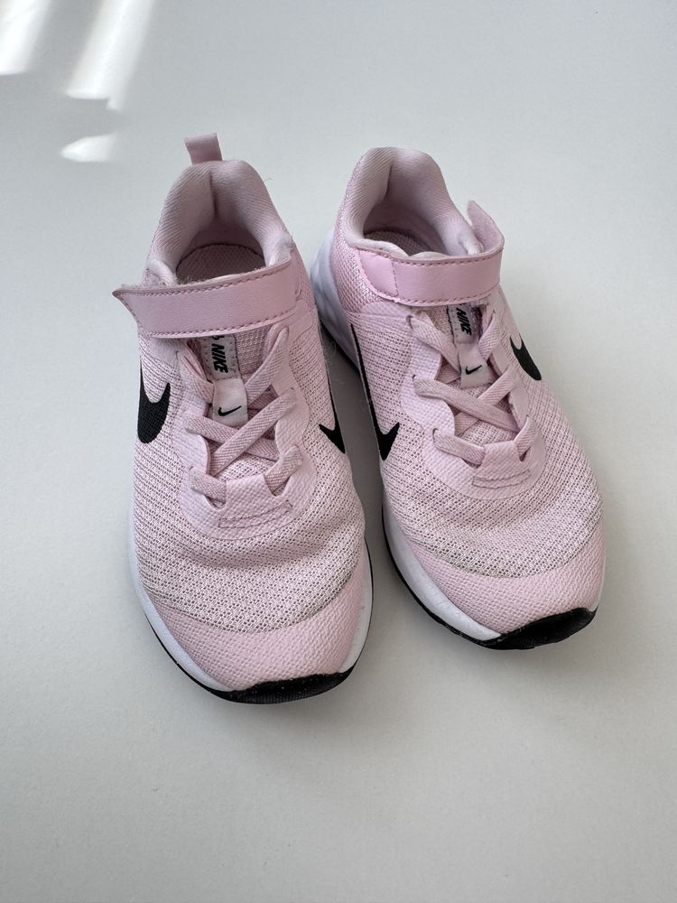 Кросівки nike на дівчинку 28,5 розмір