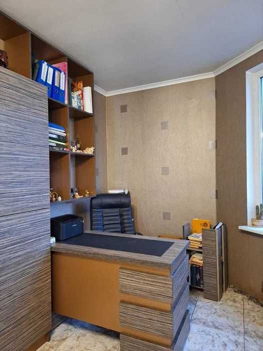 продам улучшенную 2ух. комн. м. Спортивная