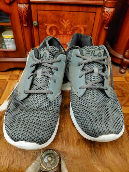 Продам мужские кроссовки б.у. FILA раз. 44