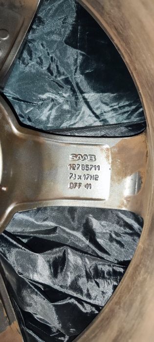 2 conjuntos jantes saab