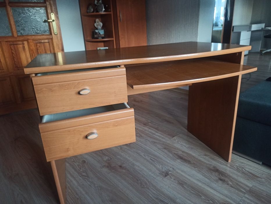 Sprzedam biurko szkolne