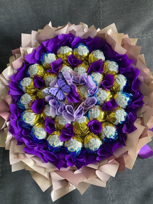 Букет для жінки дівчини із цукерок метеликів бабочек подарок подарунок