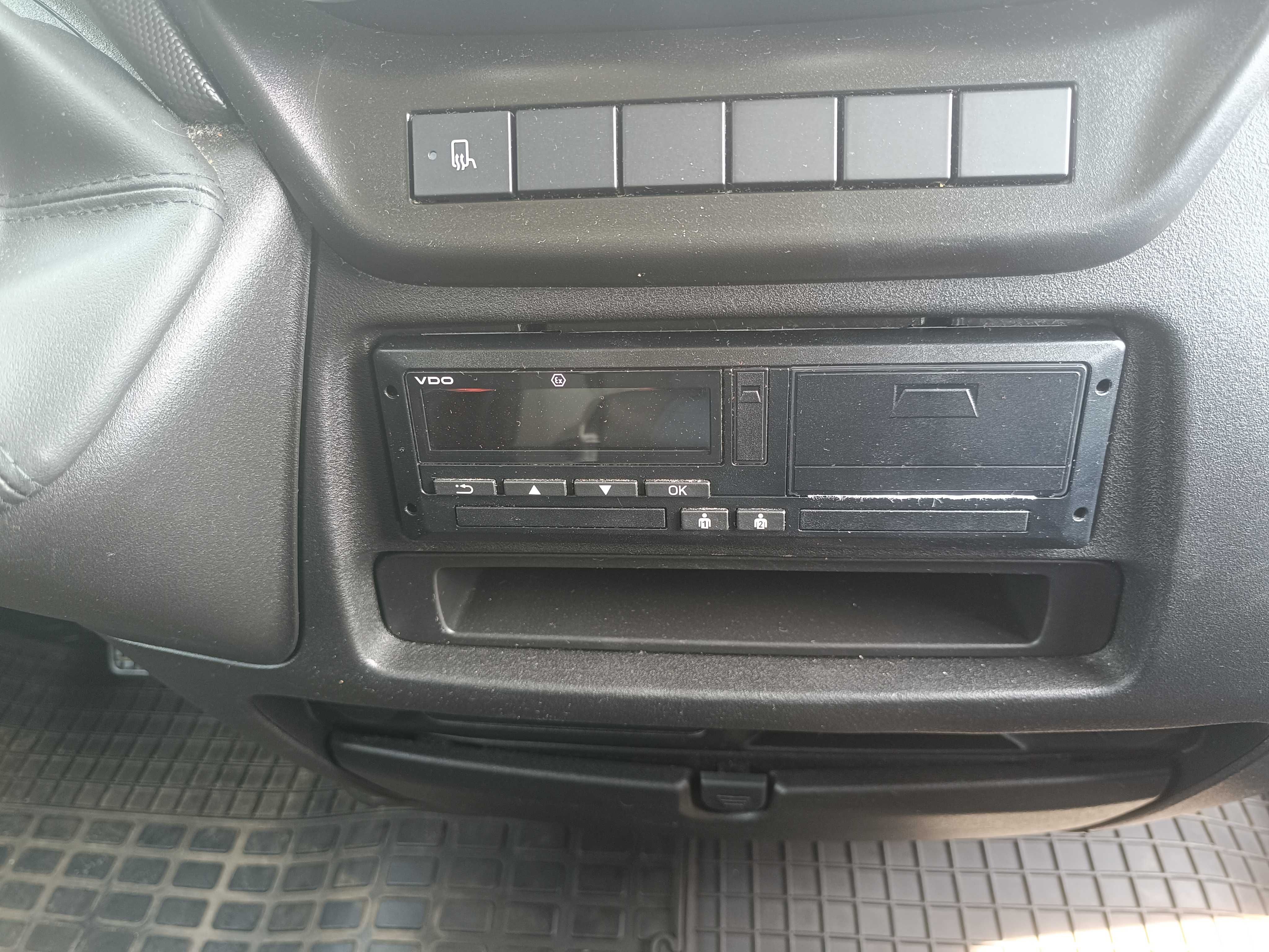 IVECO 35S18 Furgon