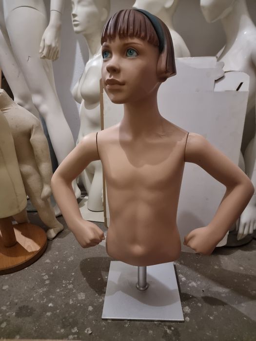 Busto menina com base