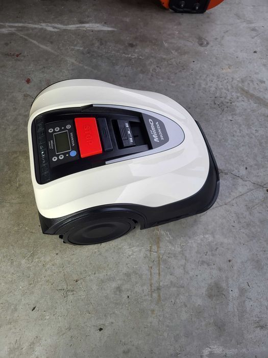 Kosiarka automatyczna robot Honda HRM40 Miimo 400m2 demonstracyjna