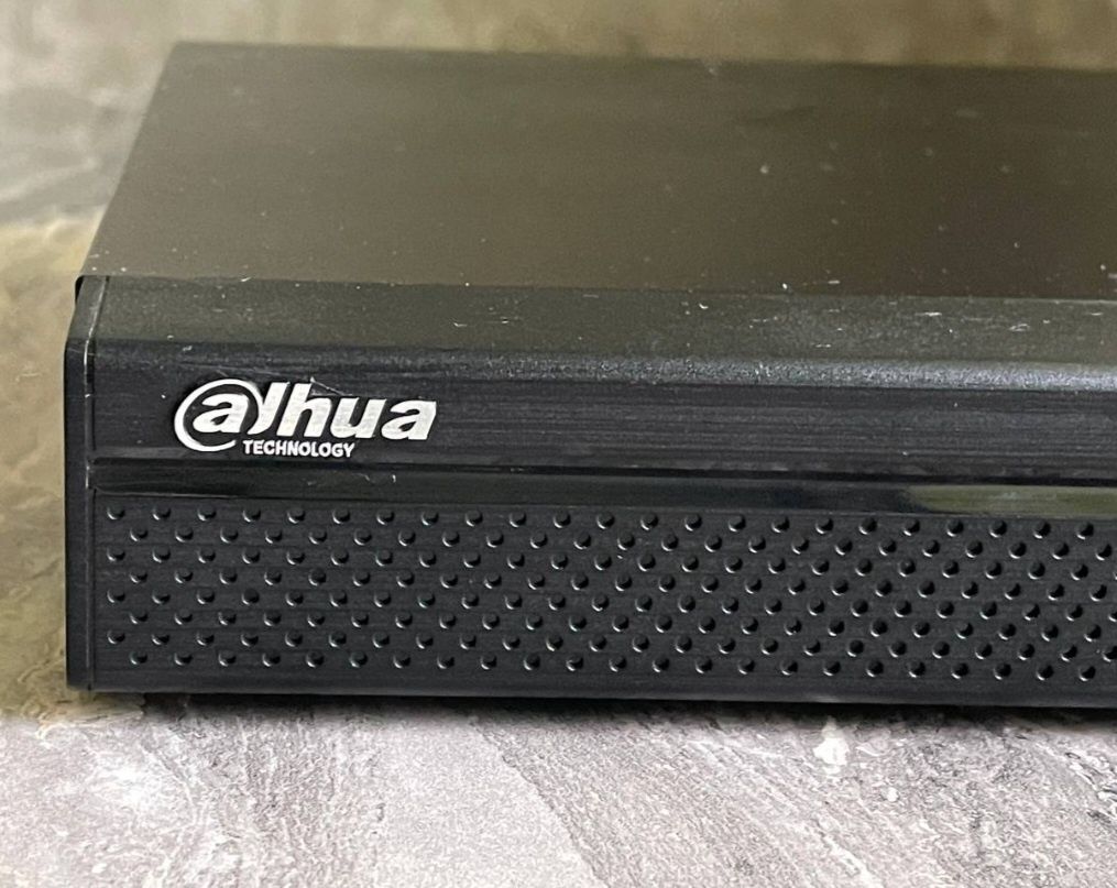 XVR видеорегистратор Dahua 8 канальный IP камеры  DHI-XVR5108HS-4KL