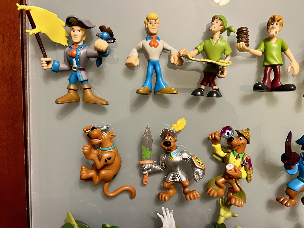 Zestaw 16 sztuk figurek z bajki „ Scooby-Doo”