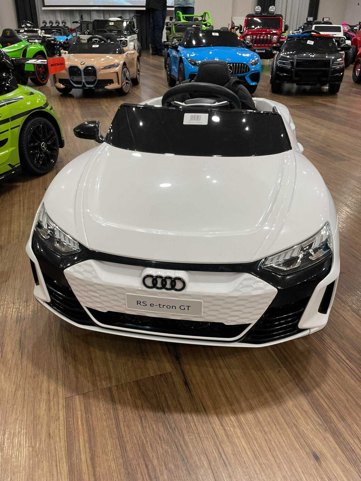 Audi e-tron 4x4 na akumulator dla dzieci samochód elektryczny