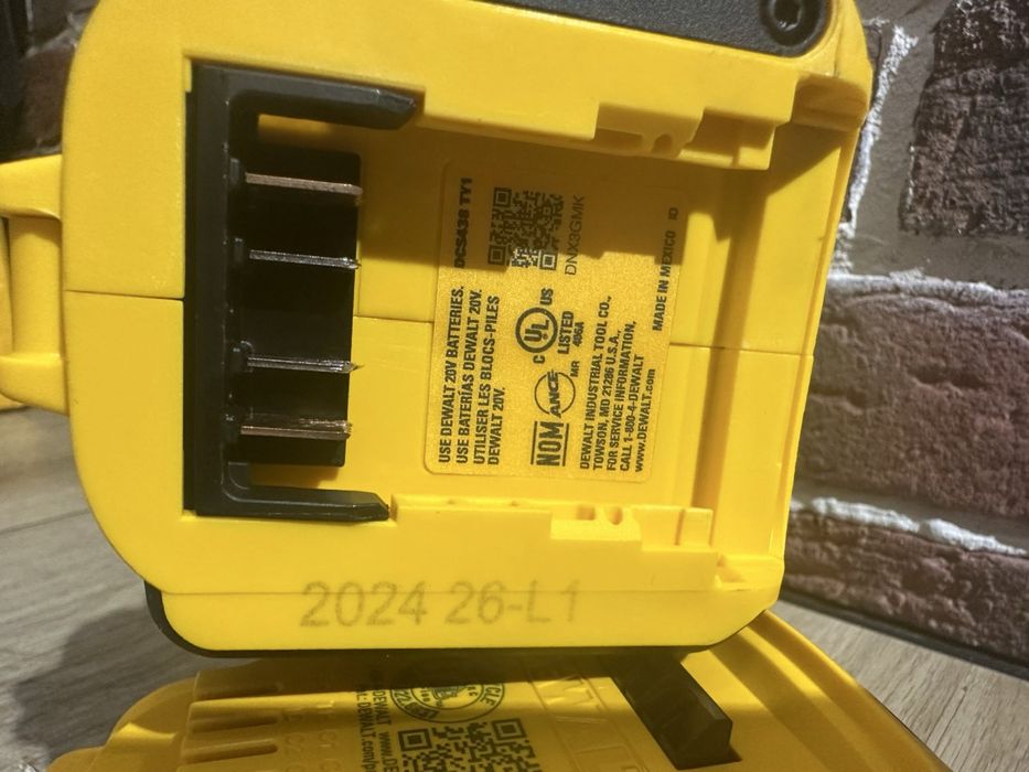 Болгарка аккумуляторна DeWalt DCS438b mini (Mexico 2025)